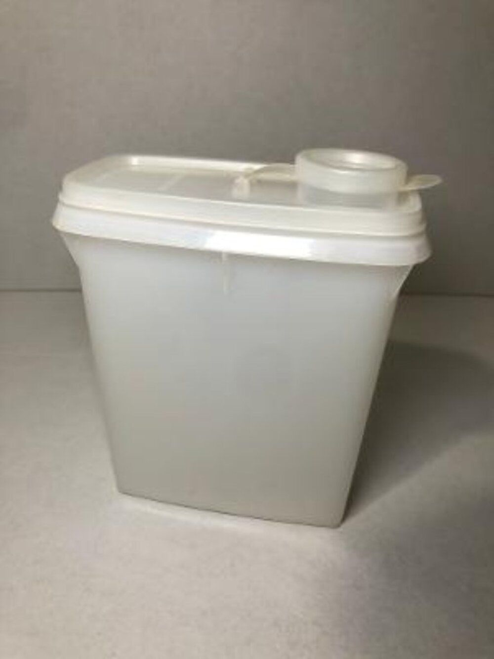 Vintage Tupperware Stor N Pour Jr Cereal Container #499-4 Lid 509-2 Sheer USA